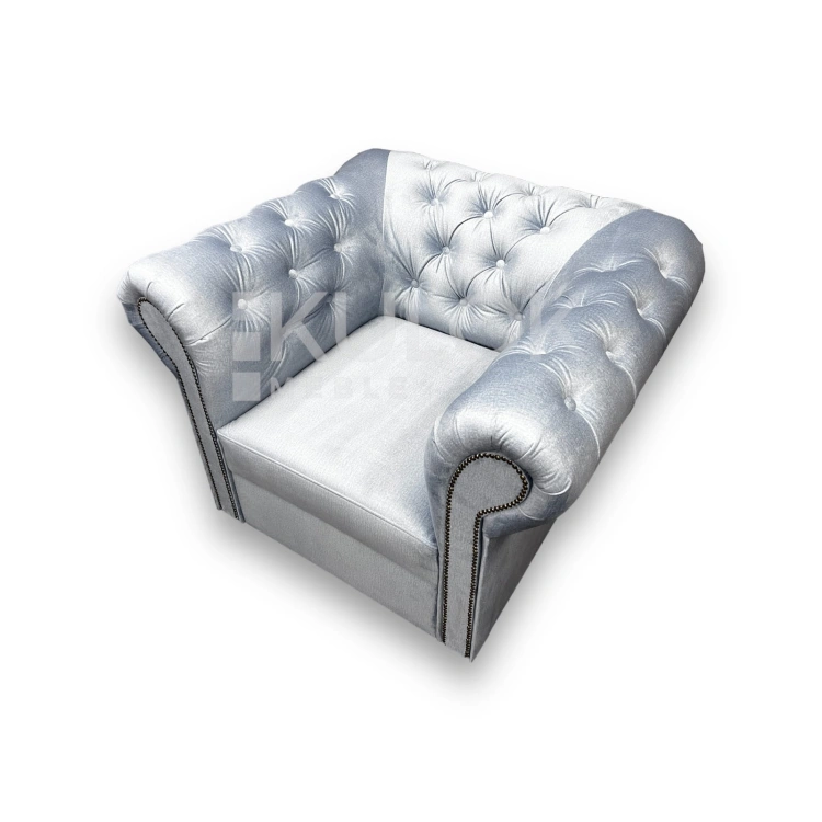 Salonowy Fotel Chesterfield - Błękitny Velvet, Monolith 72, Guziki Ręcznie Robione, Listwy Włoskie