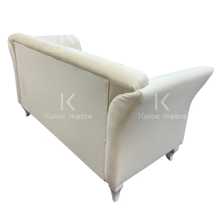 Sofa Chester Lux z Kryształkami - Wyjątkowe Meble na Wymiar z Elegancją i Stylizacją