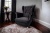 Stałe Siedzisko i Pikowanie - Fotel Uszak Elegance w Grafitowym Velvet z Kryształkami Swarovski