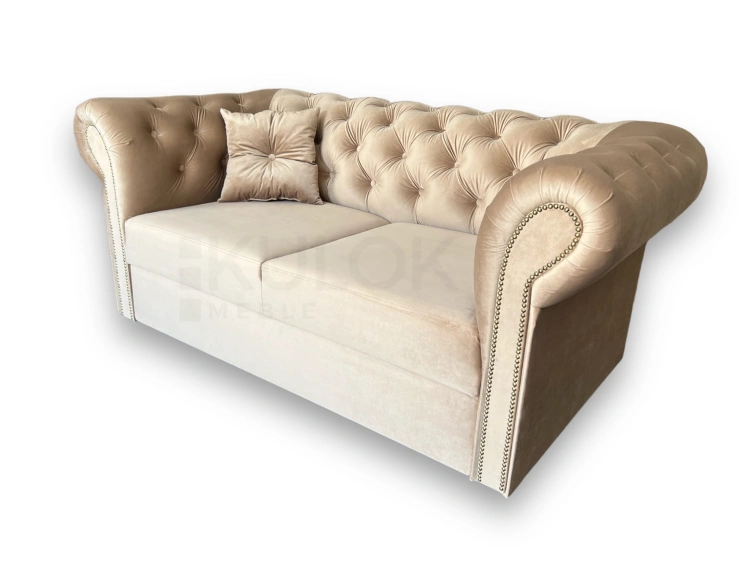 Chesterfield na Wymiar - Mała Sofa Dwuosobowa